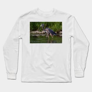 Great Blue Heron catches fish Long Sleeve T-Shirt